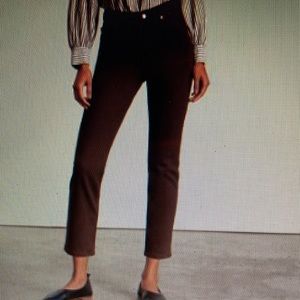 Cotton with hint of stretch slim straight crop Jean